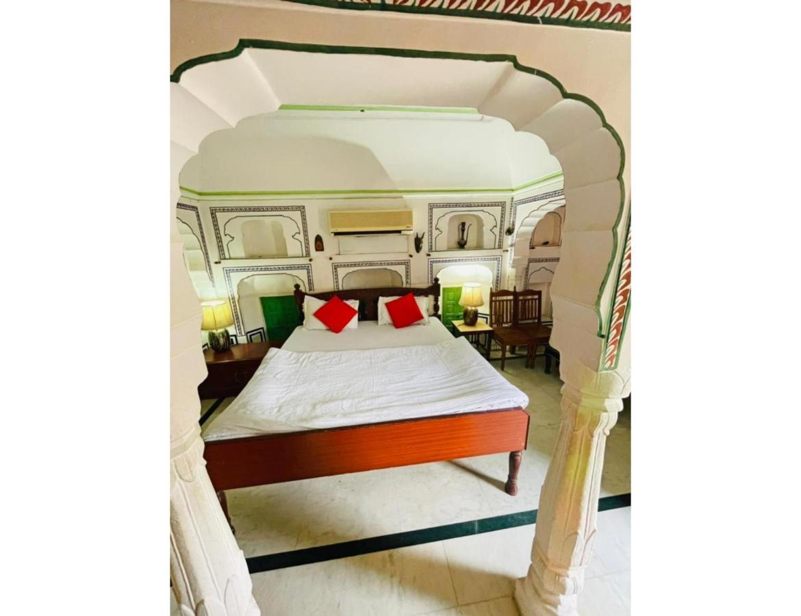 Singhasan Haveli, Mandawa Apartment ภายนอก รูปภาพ