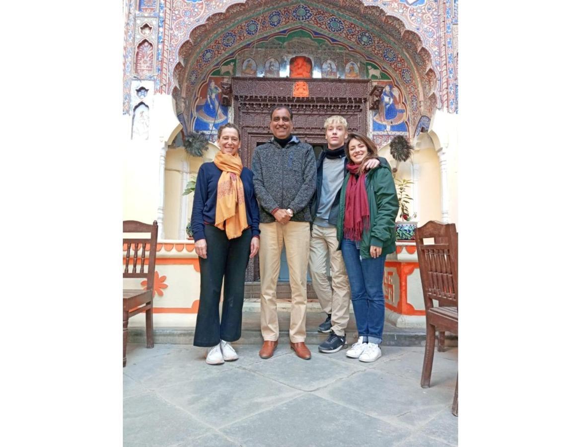 Singhasan Haveli, Mandawa Apartment ภายนอก รูปภาพ