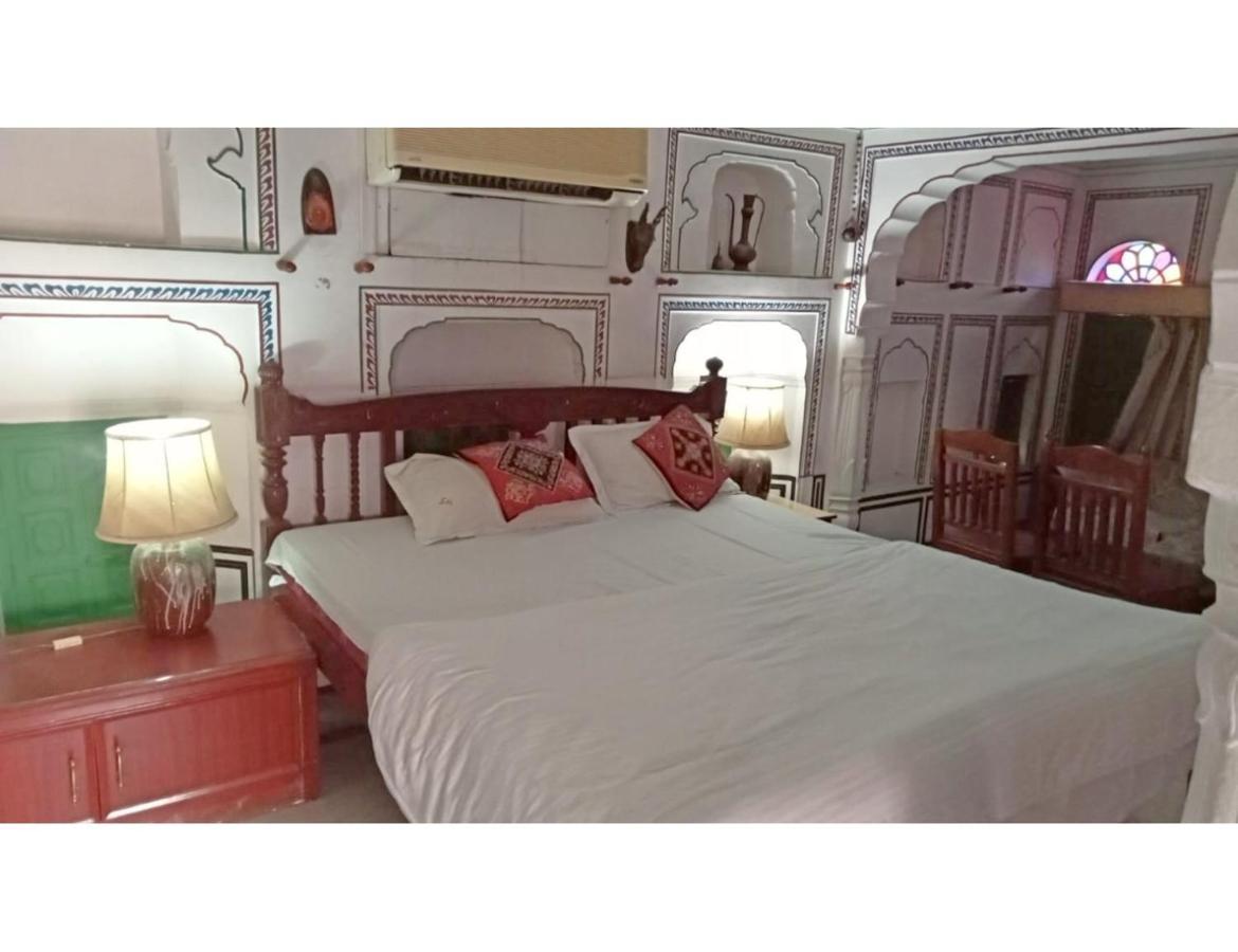 Singhasan Haveli, Mandawa Apartment ภายนอก รูปภาพ